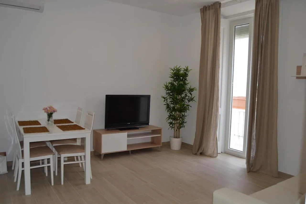 Apartamento Lupa كاديز شقة